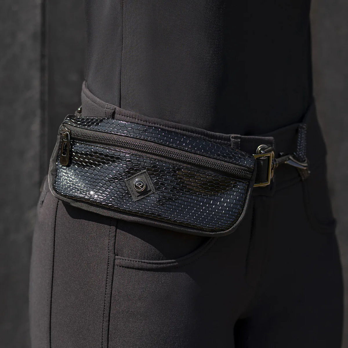 Riñonera con clip Croco QHP