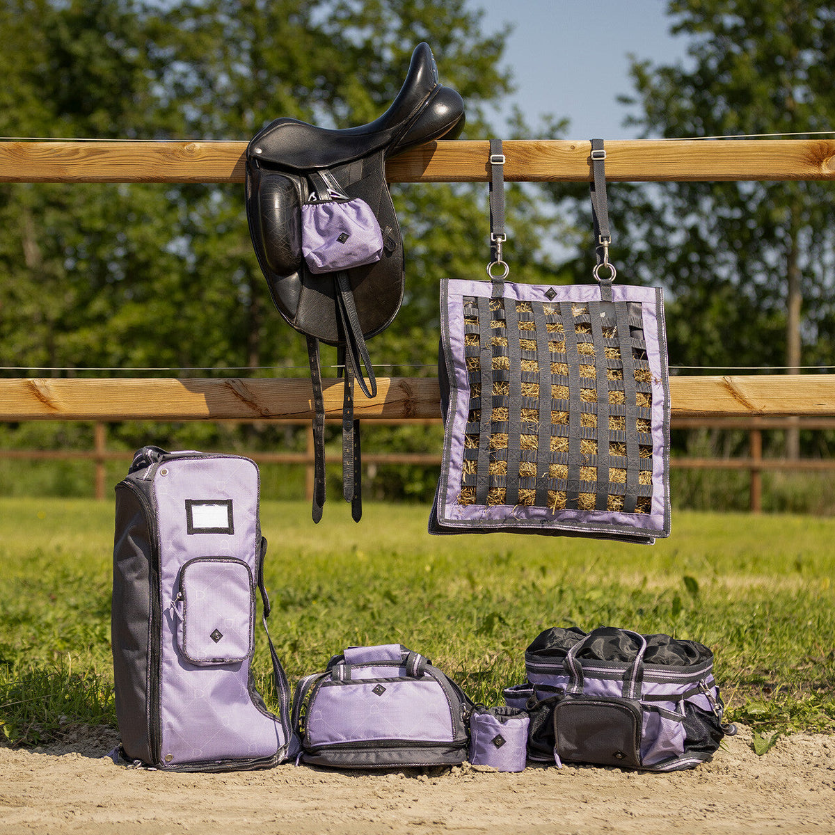 Accesorio ecuestre Redes y bolsas de heno Slowfeeder colección QHP