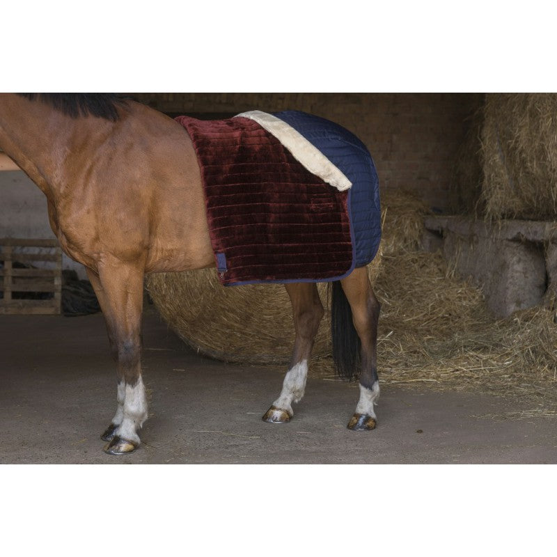 Manta de cuadra Teddy Equi-Theme forrada de borreguillo sintético