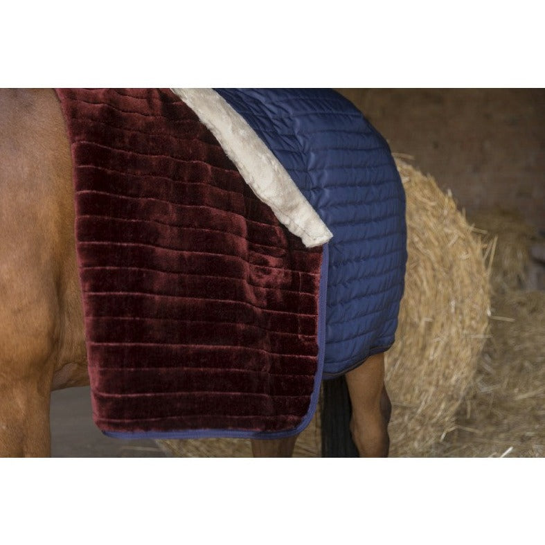 Manta de cuadra Teddy Equi-Theme forrada de borreguillo sintético