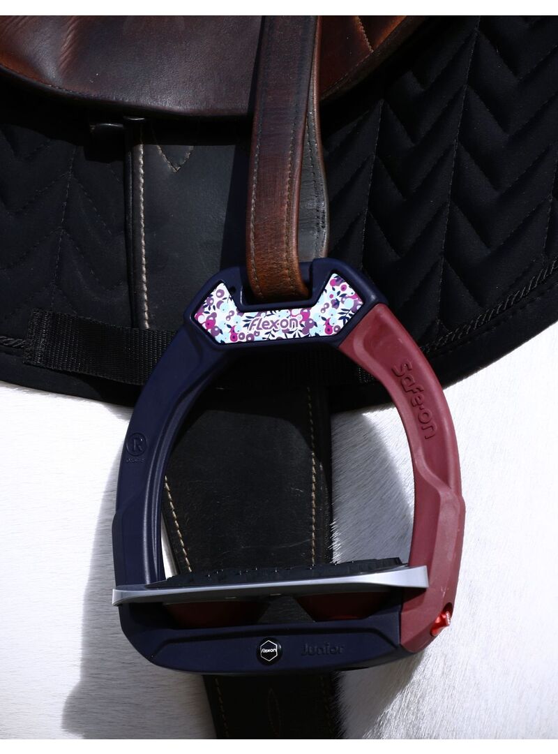 Estribo Safe-On Junior Flex-on Grip Inclinado  Marino/Burdeos/StickerLibertyPlumMat - Flex-on (2)