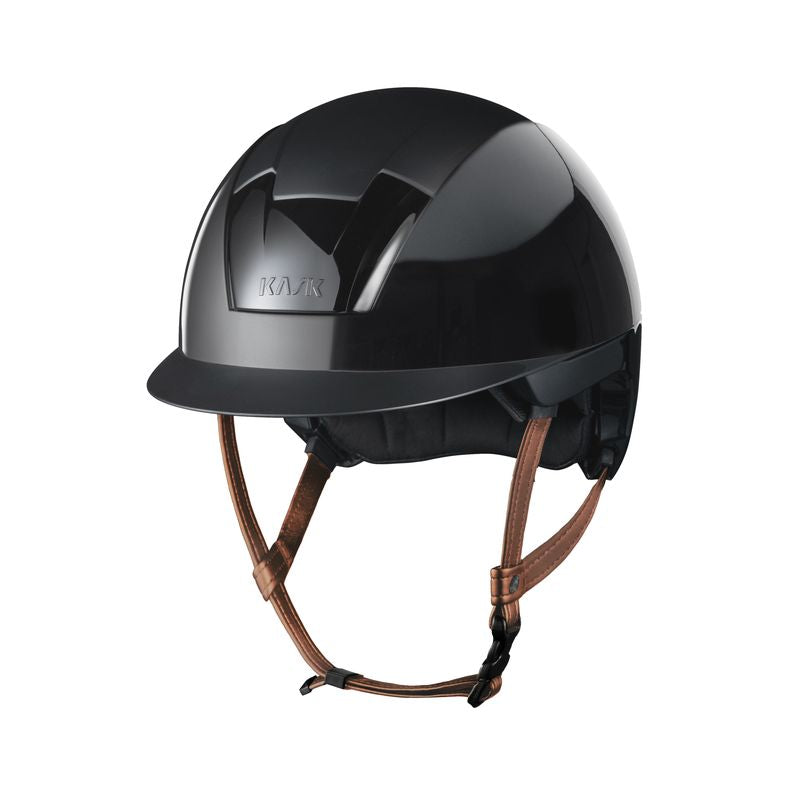 Casco Kask Kooki con barboquejo marrón