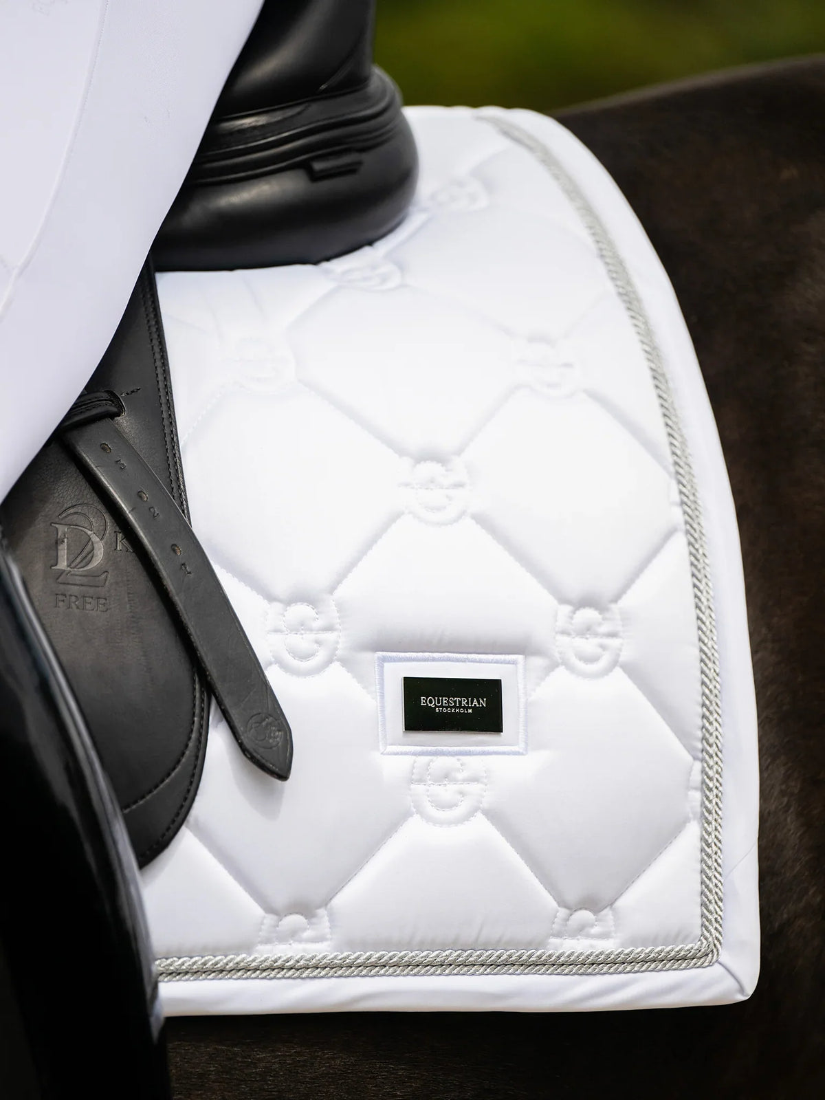 Mantilla White Perfection Silver Equestrian Stockholm (Doma)