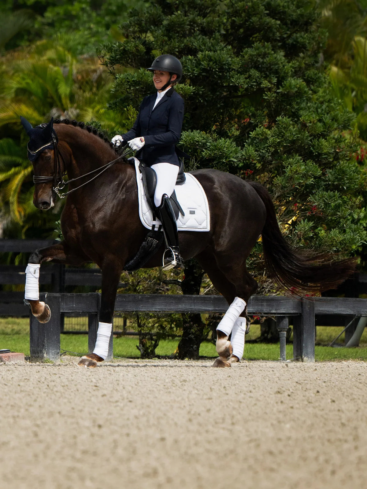 Mantilla White Perfection Silver Equestrian Stockholm (Doma)