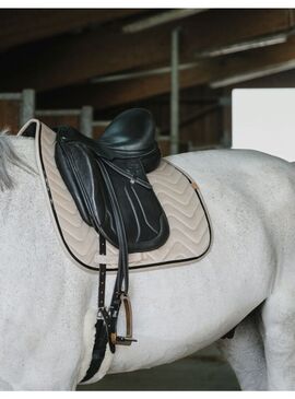 Mantilla Equithème "Glossy" Beige