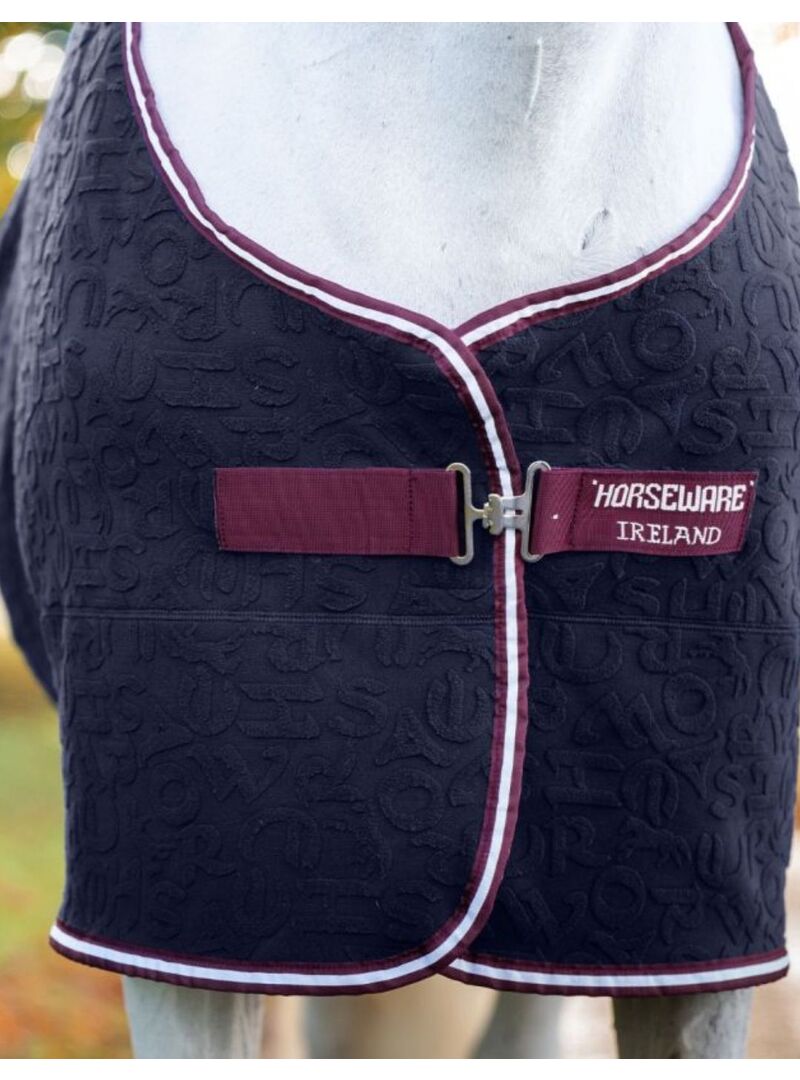 Manta Horseware Jersey Cooler en Relieve de Secado Marino/Burdeos