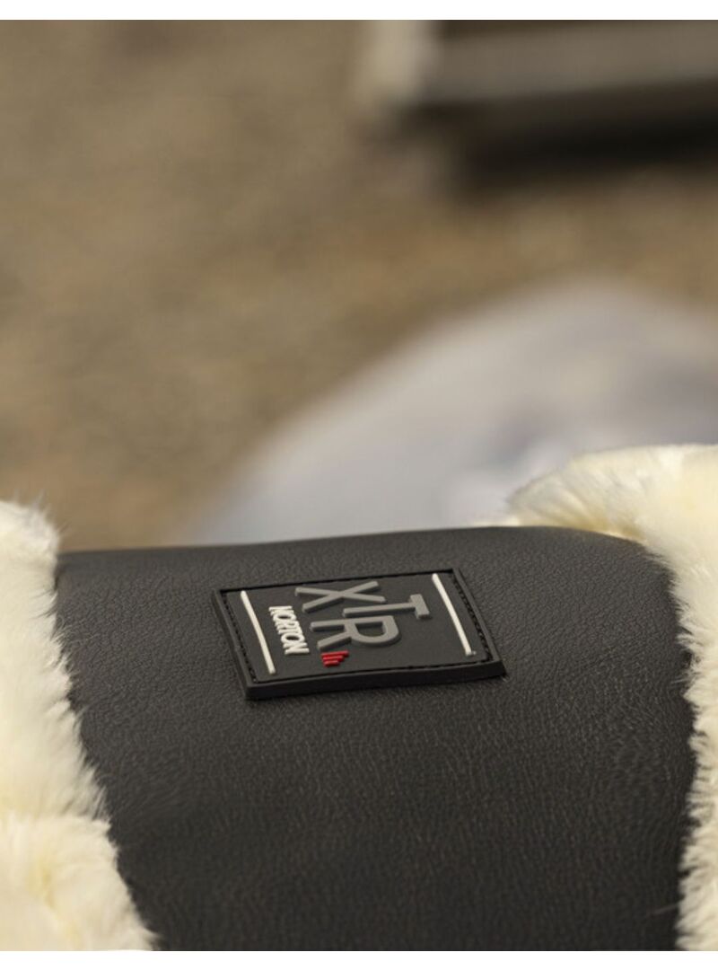 Cincha Corta Norton XTR “Mouton Synthétique” Negro/Beige